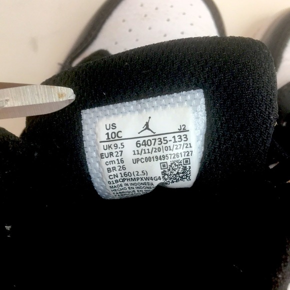 Nike air Jordans child size 10 - Picture 10 of 11